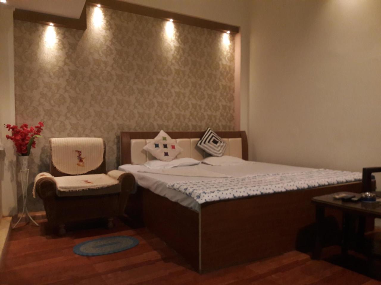 Buddha Guest House Варанаси Екстериор снимка