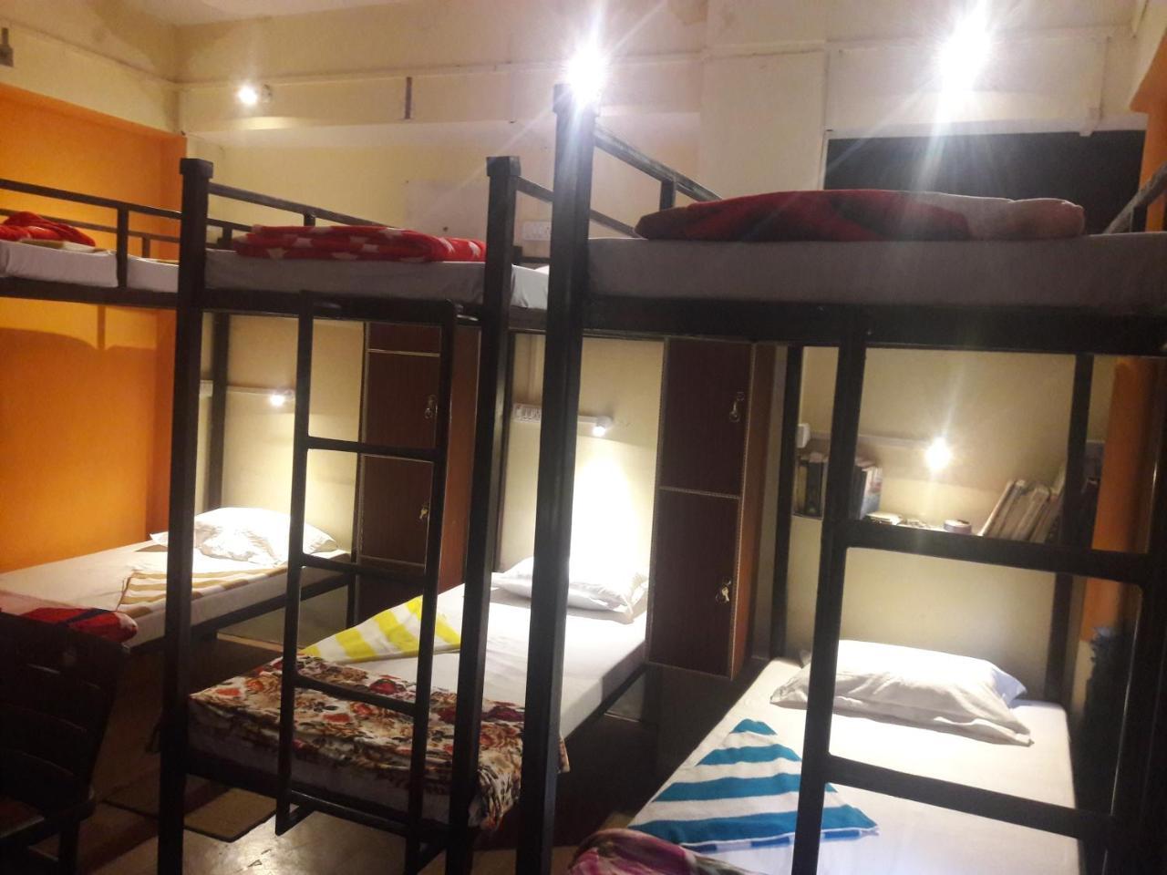 Buddha Guest House Варанаси Стая снимка
