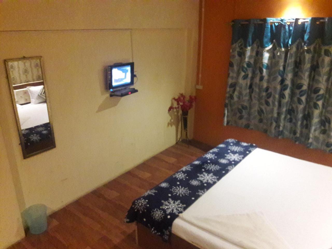 Buddha Guest House Варанаси Екстериор снимка