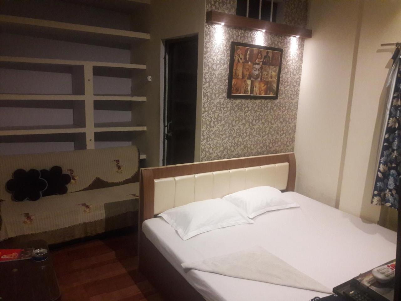 Buddha Guest House Варанаси Екстериор снимка